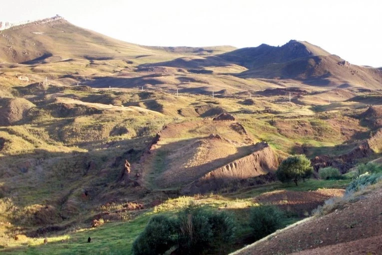 PRONAĐENA JE NOJEVA BARKA?! Ispod ove planine ostaci koji se u potpunosti poklapaju sa BIBLIJSKOM OPISU! (FOTO)