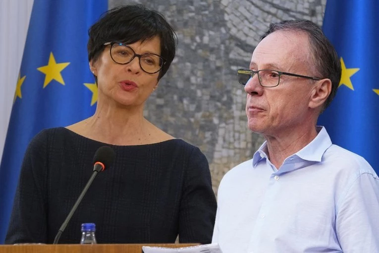 PROFESOR PETRIČKOVIĆ PRAVO U METU! Sastankom sa Martom Kos rektor Đokić prekršio sve zakone i norme!