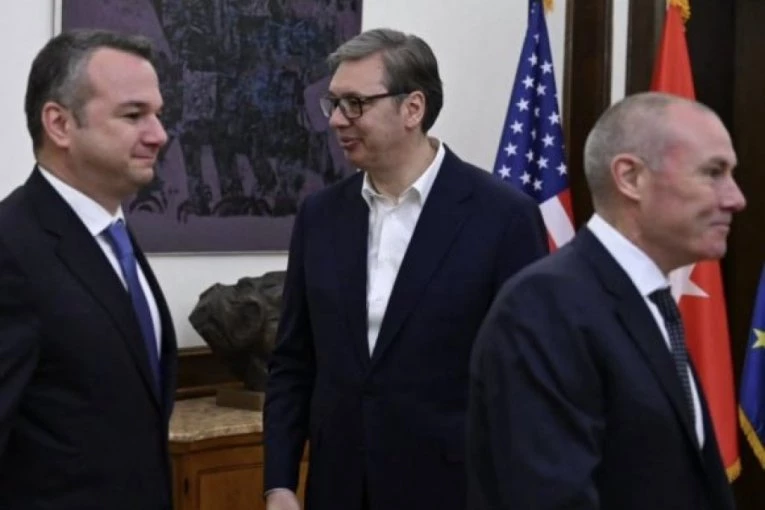 PREDSEDNIK VUČIĆ RAZGOVARAO SA PREDSTAVNICIMA BEHTEL–ENKA O NAPRETKU NA MORAVSKOM KORIDORU Poštovati rokove za Čačak-Kraljevo! (FOTO)