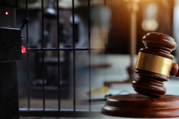 ZAVRŠENO SASLUŠANJE, PEVAČU SLEDI SMRTNA KAZNA?! Nezapamćen zločin nad tinejdžekom zgrozio javnost, STIŽE ODLUKA TUŽILAŠTVA!