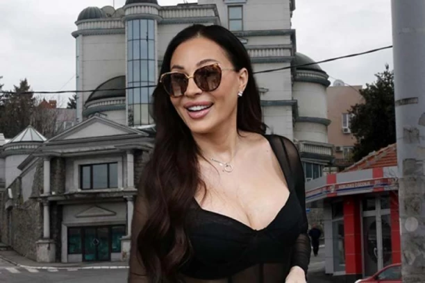 ŠTA SE DEŠAVA U DOMU CECE RAŽNATOVIĆ? Pevačici stigla misteriozna pošiljka! (FOTO)