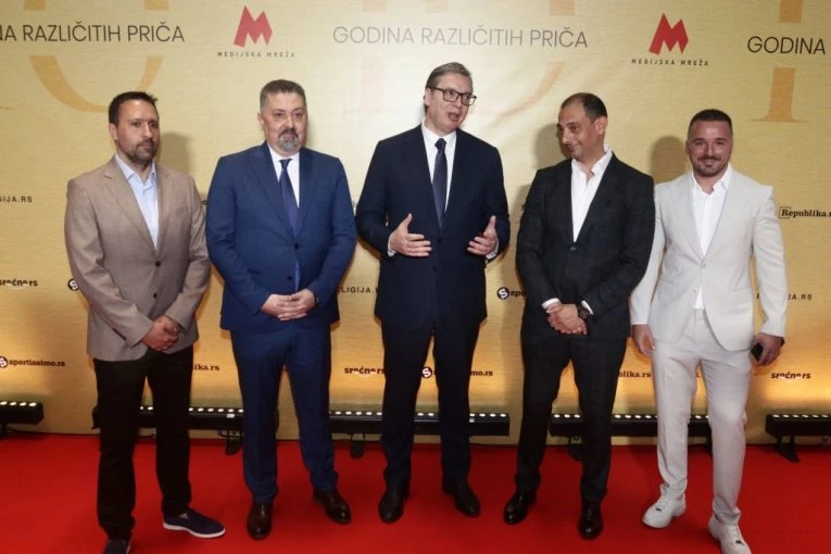 PREDSEDNIK VUČIĆ NA PROSLAVI DESET GODINA NAŠE KOMPANIJE! Pogledajte ko je još uveličao proslavu prve decenije "Medijske mreže"! (FOTO, VIDEO)