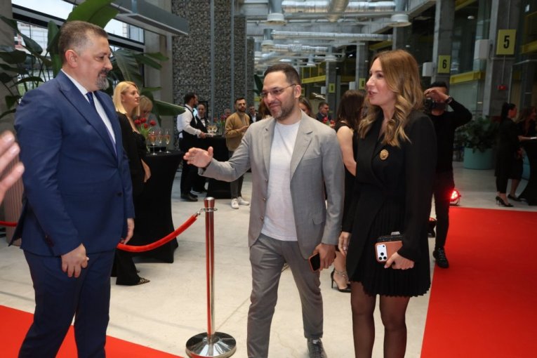 Dubravka Đedović Handanović, Damir Handanović i Saša Milovanović