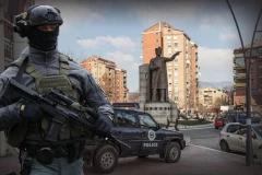 OČIGLEDNO JE NAMERA TZV. POLICIJE BILA DA TO UČINI NA PREVARU: Opština Severna Mitrovica iznela jasan stav u vezi sa rušenjem garaža!