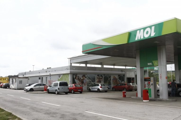 HITNO SE OGLASIO MOL: Evo kada stiže nafta!