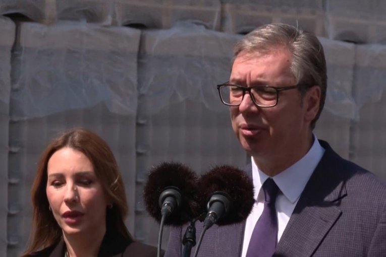 PREDSEDNIK VUČIĆ O BLOKADERSKOM TERORU: Sad je problem ko učestvuje na Evroviziji?