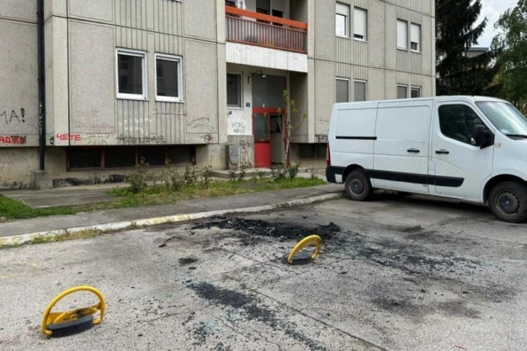 "PROBUDIO NAS JE STRAŠAN ZVUK I ZATEKAO JEZIV PRIZOR!" Zapaljen luksuzni BMW u Čačku! (FOTO, VIDEO)