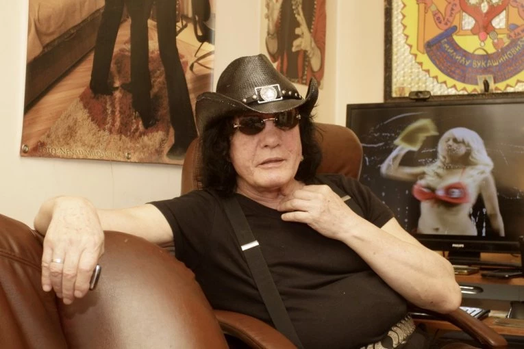 REČI MILIĆA VUKAŠINOVIĆA TERAJU SUZE NA OČI! Muzičar otvorio dušu nakon amputiranja noge: "Lekovi su skupi"