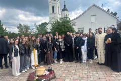 ULAZITE U RAJ, DECO BESMRTNA: Na mestu najmasovnijeg stradanja Srba dirljivo obeležen praznik Svetih novomučenika jasenovačkih (FOTO)