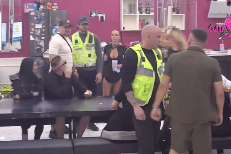 Terza uznemirava Teodoru