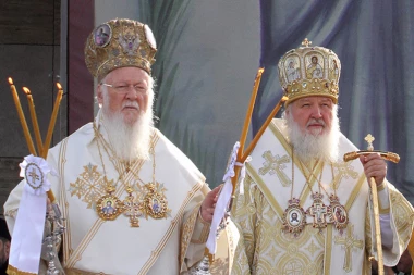 PATRIJARH KIRIL OSPORIO PATRIJARHU VARTOLOMEJU PRVENSTVO VLASTI NAD CELIM PRAVOSLAVLJEM: Rasprava koja odjekuje širom pravoslavnog sveta