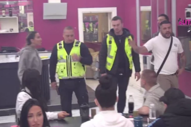 ASMIN SE ODREKAO ĆERKE U RIJALITIJU: Aneli Ahmić se izobličila od BESA!