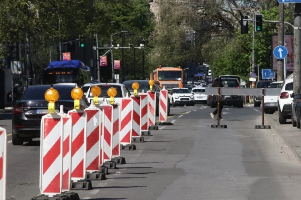 RADOVI TRAJU DO SEPTEMBRA! Od danas izmene saobraćaja u Karađorđevoj ulici!