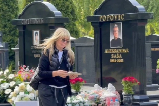 JECAJI POPOVIĆEVE UDOVICE ODJEKUJU GROBLJEM: Suzana Jovanović se slomila na Sašin rođendan! (VIDEO)