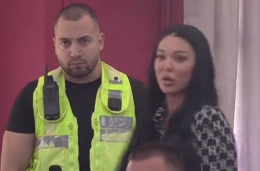 MAJA I ASMIN MOMENTALNO IZBAČENI U PRATNJI OBEZBEĐENJA! Evo u kakvom je stanju SNIMLJEN DURDŽIĆ nakon novog incidenta! (GALERIJA)