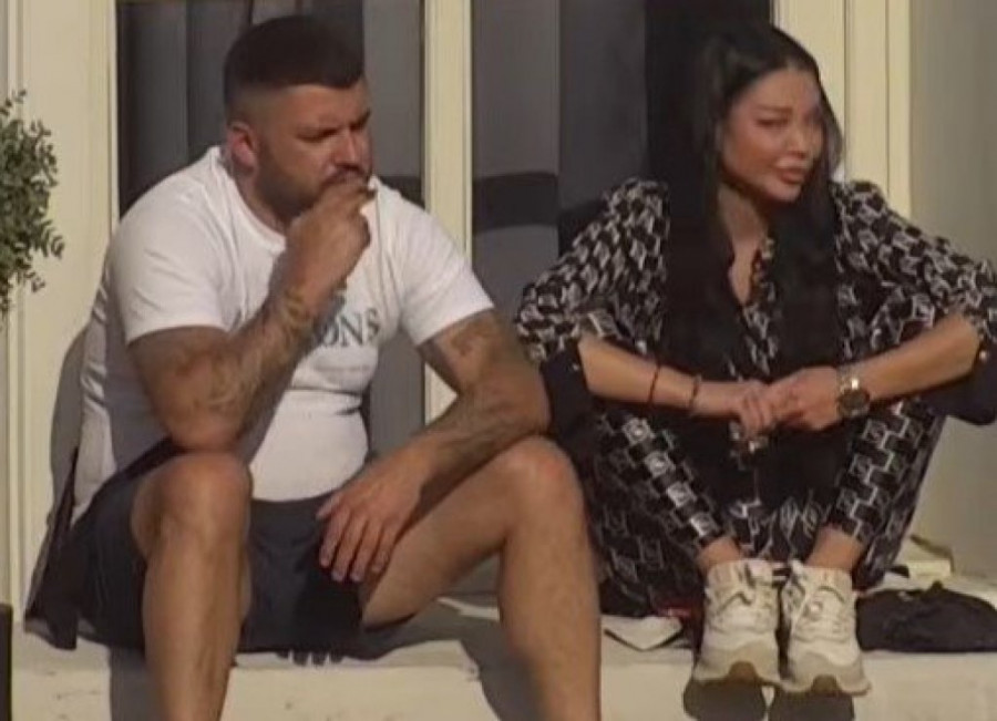 MAJA I ASMIN MOMENTALNO IZBAČENI U PRATNJI OBEZBEĐENJA! Evo u kakvom je stanju SNIMLJEN DURDŽIĆ nakon novog incidenta! (GALERIJA)