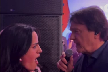 ĆERKI JOVANA MEMEDOVIĆA POZLILO NA ČOLINOM KONCERTU! Ono što je pevač uradio će vas OSTAVITI BEZ DAHA! (GALERIJA)