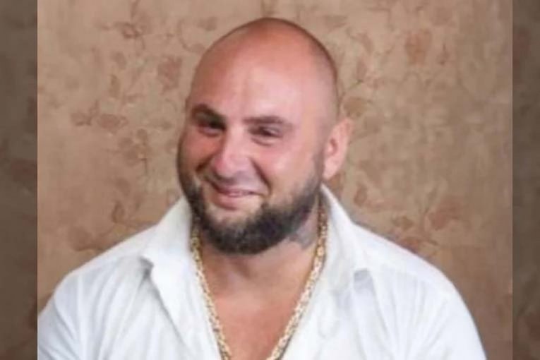 ПОЛИЦИЯ ИЩЕТ ЭТОГО МУЖЧИНУ! Вчера ранил двух братьев, затем сбежал