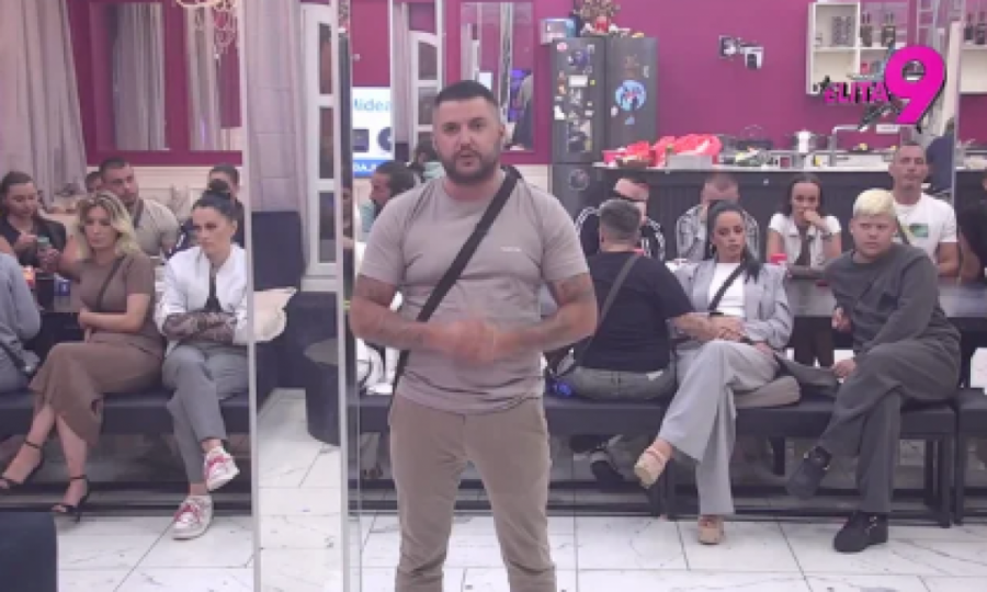 ASMIN SMUVAO DEVOJKU POZNATIJU OD STANIJE, PUKLA BRUKA NA PINKU: Učesnicima popadale vilice, starleta pobesnela!