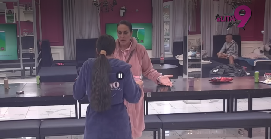 SKANDAL! TERZA RIBAO ČIKA DANETOV DONJI VEŠ! Sofija Janićijević totalno unakažena! (VIDEO)