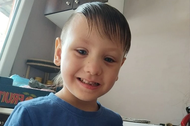 OVO JE DETE KOJE JE VEČERAS NESTALO! Igrao se sa bratom, pa izašao iz dvorišta - OPSADNO STANJE U NIŠU! (FOTO)