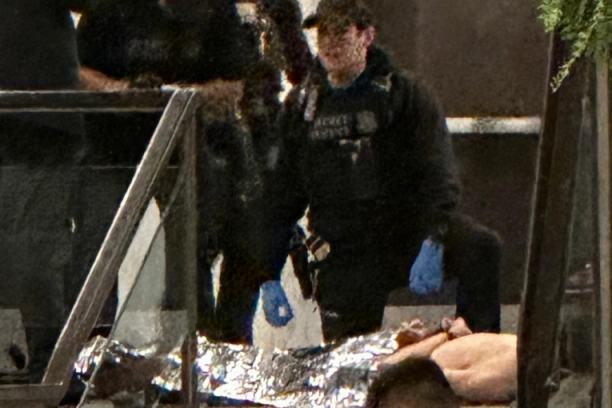 OVO JE TRAMPOV NAPADAČ! Savladan nakon pucnjave - SKINULI GA DO GOLE KOŽE! (FOTO, VIDEO)