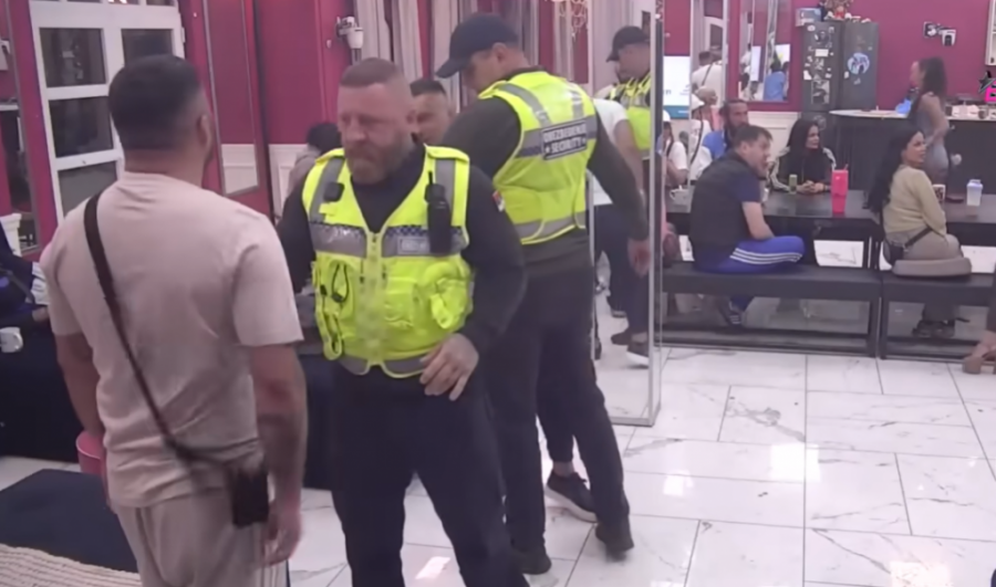 ASMINA DURDŽIĆA HITNO IZVELI ZBOG TUČE! Prekinuta emisija, obezbeđenje momentalno doletelo!