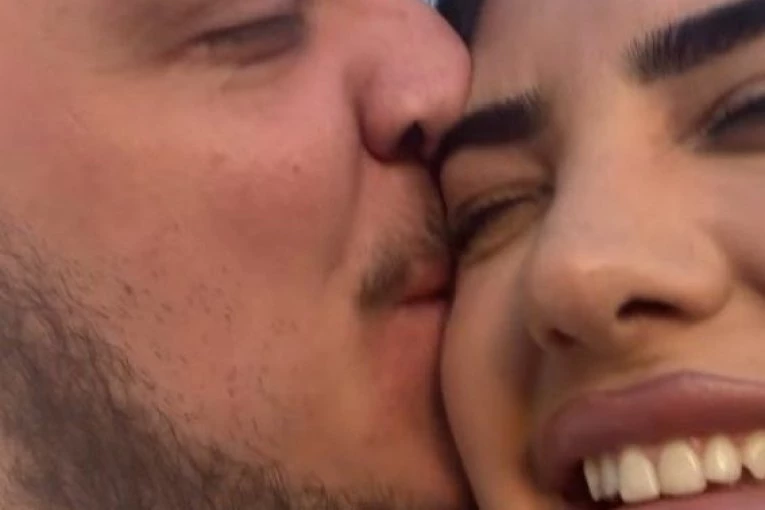 PLJUŠTE POLJUPCI PRED SVIMA! POMIRILI SE ANĐELA I GASTOZ, ogasili se i zajedno potvrdili lepe vesti - RODIĆE MI DECU! (VIDEO, GALERIJA)