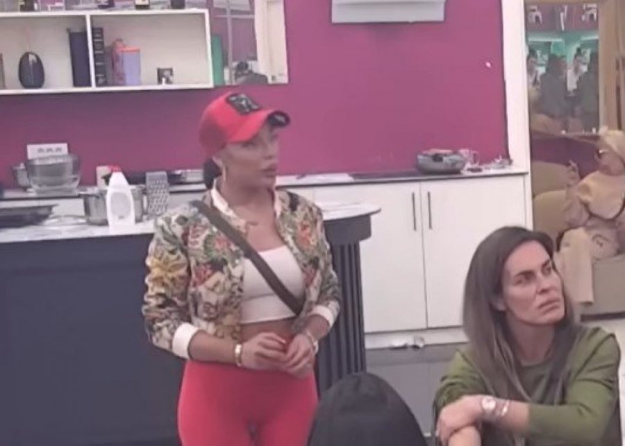 LISTA ČIKA DANETOVIH DRUŽBENICA JE MNOGO DUŽA?! Nakon Sofije, Maja i Ena Čolić NA UDARU - JEDAN DETALJ IH SVE ODAO! (FOTO)