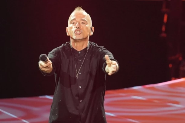 ŠTA SE SVE DESILO NA KONCERTU EROSA RAMACOTIJA? Zbog ovoga svi bruje o SPEKTAKLU u Areni! (VIDEO)