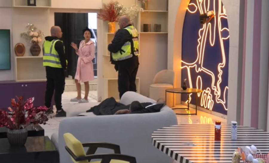 ZVERSKA TUČA U CIK ZORE, ZBOG POMAHNITALE MAJE DOŠLI SVI IZ OBEZBEĐENJA! Starleta ponovo unakazila Asmina, sve otišlo predaleko!