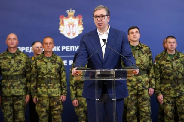 "ONI SU VELIKO BLAGO SRBIJE, ČESTITOG SRCA!" Vučić dočekao MIROVNJAKE IZ LIBIJE: U pitanju su veoma hrabri momci i devojke!