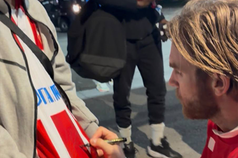 Aleksandar Katai mu je potpisao dres