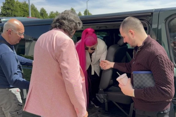 ZORICA BRUNCLIK STIGLA NA PINK NAKON TEŠKE OPERACIJE! Napokon prekinula tišinu, ovo je istina o njenom ZDRAVSTVENOM STANJU SADA!