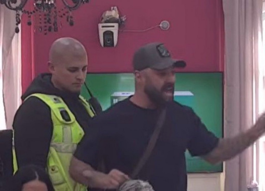 ISPLIVAO SNIMAK NOVOG INCIDENTA VUJOVIĆA I BEBICE, PRODUKCIJA MORALA DA REAGUJE! Trudna Anita izazvala totani KARAMBOL! (VIDEO)