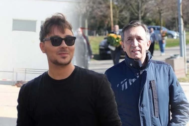 UNAKAŽEN MILAN STANKOVIĆ! Žika Jakšić brutalno udario na pevača! PONIZIO GA ZA SVA VREMENA! (VIDEO)