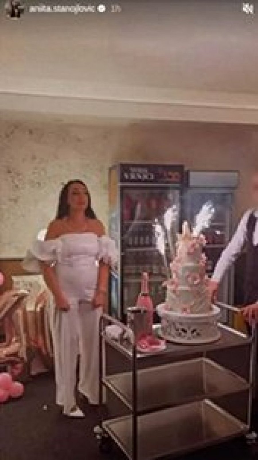 HTNO OGLAŠAVANJE TAMARE RADOMAN NAKON VESTI DA SE ANGELINA STANOJLOVIĆ UDALA! Iza svega stoji PODLA SPLETKA rijaliti fanatika?!