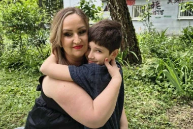 "SAZNANJE DA VUK NE ČUJE ME SLOMILO, DIJAGNOZA DOTUKLA, ALI SAM ZNALA DA NE SMEM DA STANEM"! Danijela je najjači glas dece sa oštećenim sluhom u Srbiji - OVO JE NJENA PRIČA!
