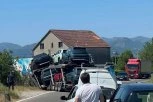 Kamion sa fiat pandama sleteo sa puta: Saobraćajna nezgoda na magistralnom putu Podgorica - Bar (FOTO)