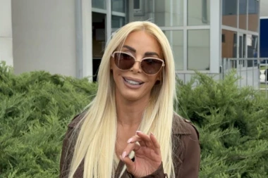 CEO PINK PLAKAO ZBOG ZORICE BRUNCLIK! Voditeljka otkrila detalje sa snimanja: Desingerica je bio manji od makovog zrna! (VIDEO)