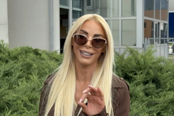 CEO PINK PLAKAO ZBOG ZORICE BRUNCLIK! Voditeljka otkrila detalje sa snimanja: Desingerica je bio manji od makovog zrna! (VIDEO)