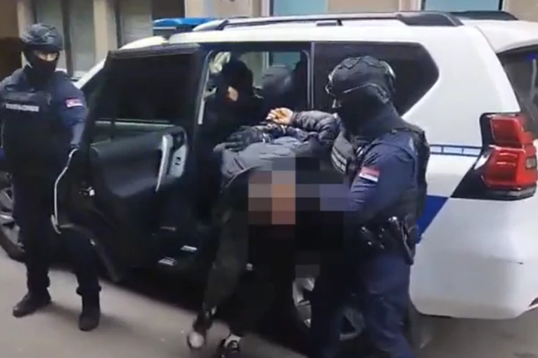 SMRSKAO DEKI GLAVU, PA OTIŠAO U ŠOPING! Novi detalji hapšenja osumnjičenog za ubistvo na Novom Beogradu: Evo gde je uhvaćen!