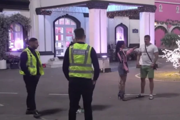 TERZA NASRNUO NA SOFIJU, ONA MU PLJUNULA BARBARU: Obezbeđenje napravilo ŽIVI ZID, opsadno stanje u Eliti!