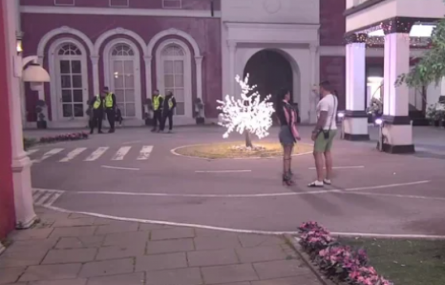 TERZA NASRNUO NA SOFIJU, ONA MU PLJUNULA BARBARU: Obezbeđenje napravilo ŽIVI ZID, opsadno stanje u Eliti!