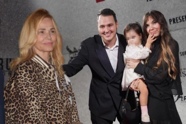 OLIVERA BALAŠEVIĆ DOBILA UNUKA ĐORĐA, a danas ima još jedan razlog za slavlje! Reči njene snajke će vas RASPLAKATI! (FOTO)