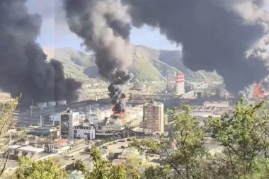 ZELENSKI NE SLAVI PRVI MAJ, RUSIJA U PLAMENU! Ponovo gori čuveni morski terminal, vatrogasci na licu mesta (VIDEO)