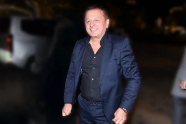 OŽENJENOM RADETU LACKOVIĆU KOLEGINICE NUDILE TROJKU: Evo šta im je odgovorio!