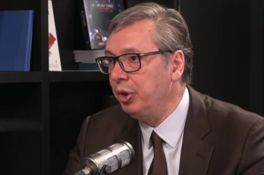 "'IZAĆI ĆU PRED NAROD I REĆI ISTINU!" Vučić: "Trpimo OGROMNE pritiske, ali nećemo menjati kurs!" (FOTO)