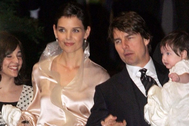 KAKO JE BIVŠA ŽENA TOMA KRUZA SPASILA NJIHOVU ĆERKU IZ KANDŽI SAJENTOLOŠKE CRKVE: Holivudska priča sa velikom senkom tajne