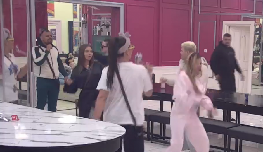 ŠOK-BOMBA VELIKOG ŠEFA! Jelena Karleuša izazvala TOTALNU POMENTNJU U "ELITI", vanredna žurka organizovana SPECIJALNIM POVODOM!